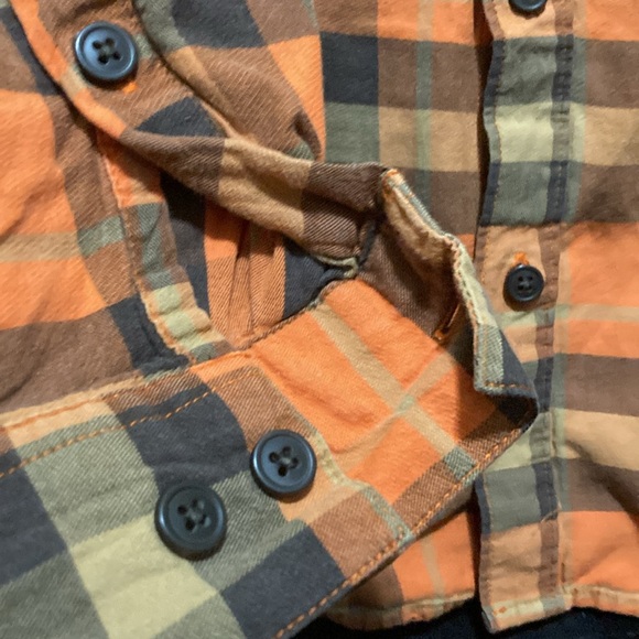Men’s Columbia Button Up | Casual Button down | Men’s Button Up | Columbia - Picture 8 of 9